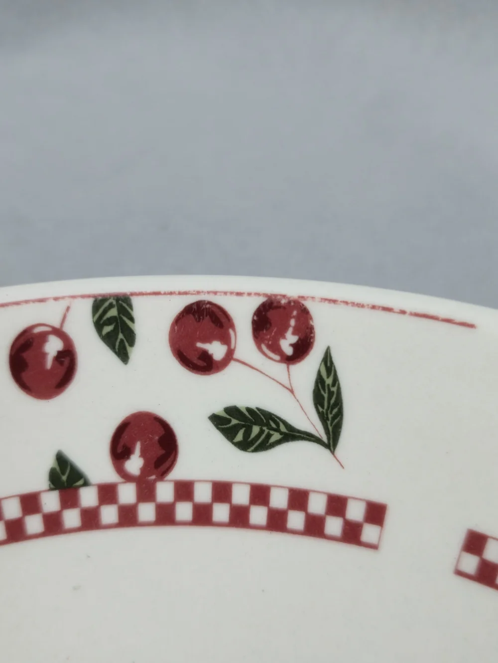 Oneida Majesticware Cherries Jubilee Bowls Set of 3